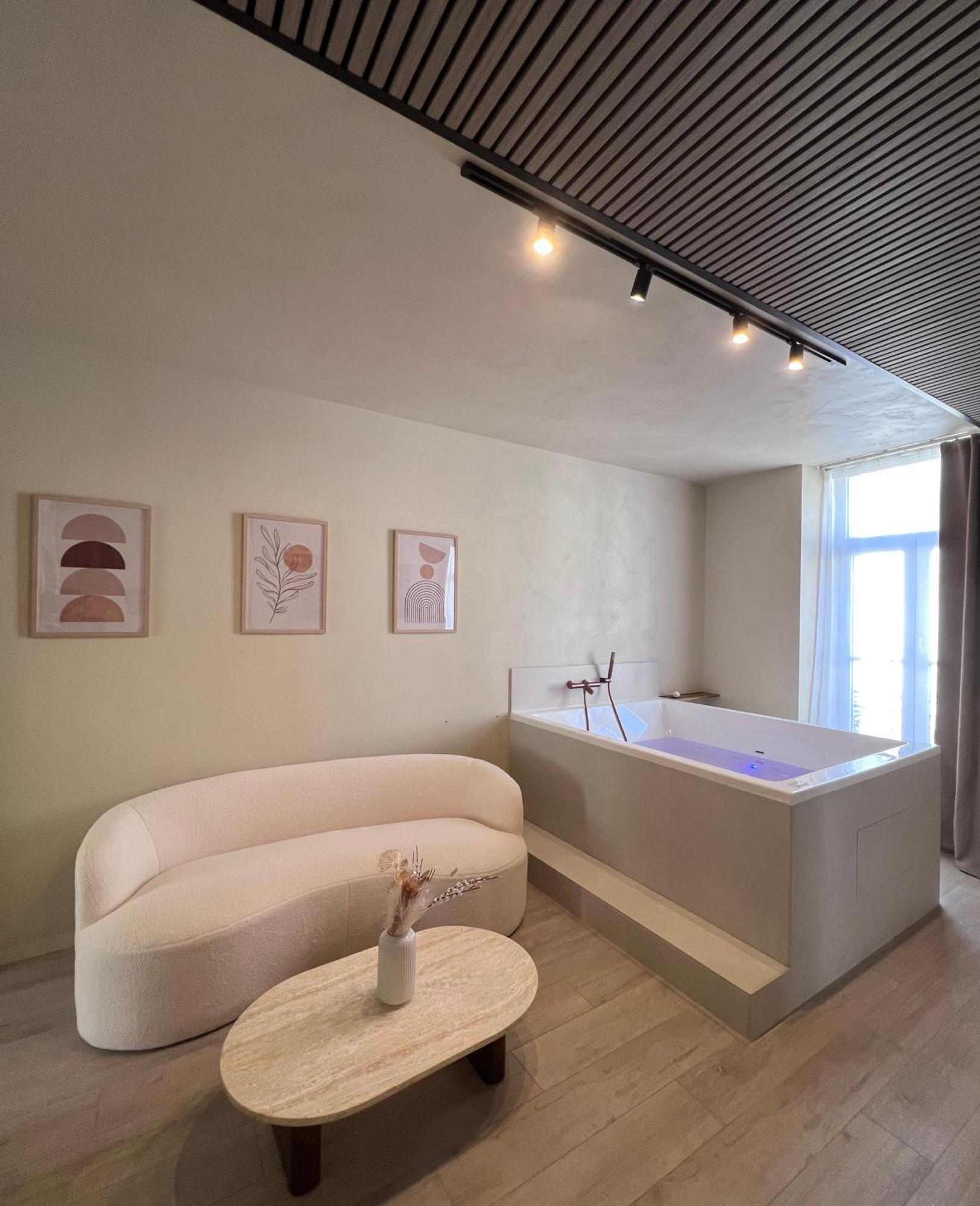 Harmony Room Suite Avec Balneo Angers Eksteriør bilde