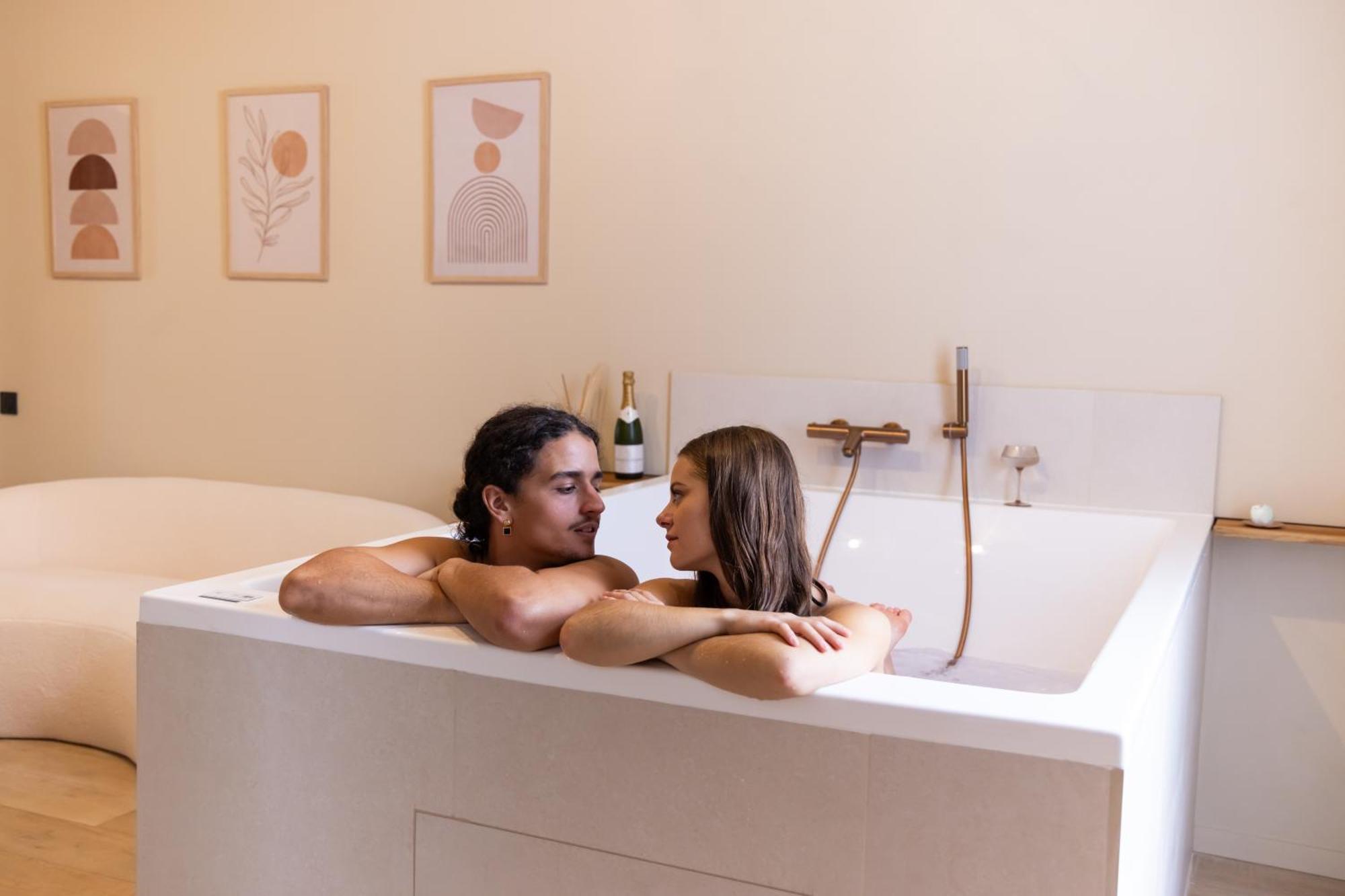 Harmony Room Suite Avec Balneo Angers Eksteriør bilde